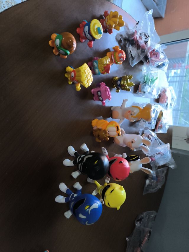 29 figuras Burger King