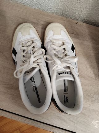 Zapatillas Reebok Classic - Blancas y Negras
