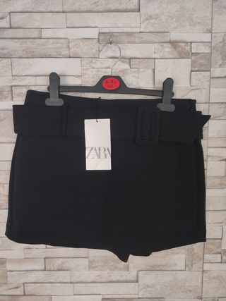 Falda pantalón Zara negra con cinturon S