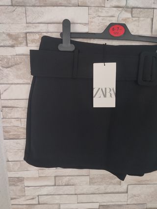 Falda pantalón Zara negra con cinturon S