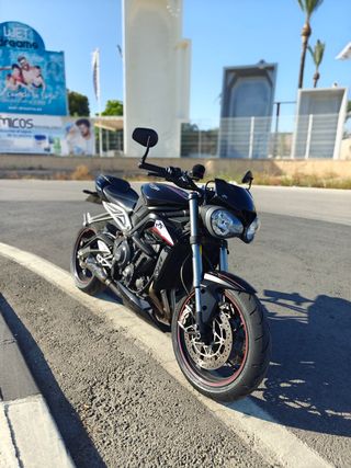 Triumph Street Triple RS