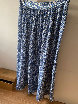 Falda Zara azul flores M