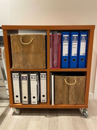 credenza in legno (melamina color ciliegia)