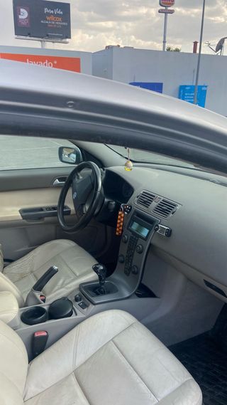 Volvo S40 2004 necesita reparacion