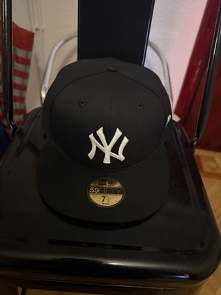 Gorra New Era negra