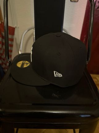 Gorra New Era negra