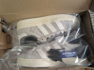 Adidas Campus grises y blancas