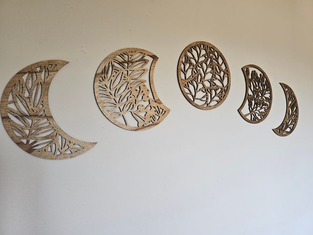 5 Adornos Lunares de Madera