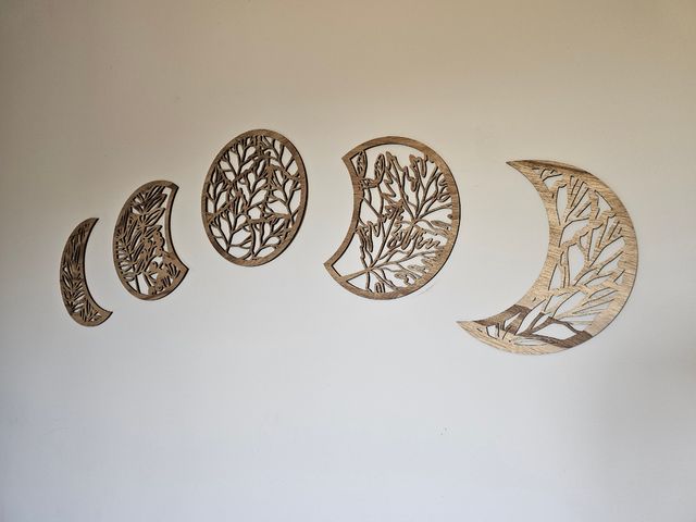 5 Adornos Lunares de Madera