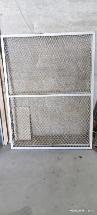  2 Rejillas metálicas para ventana