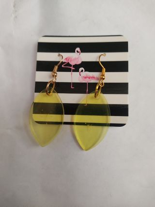 Pendientes hoja resina epoxi dorados