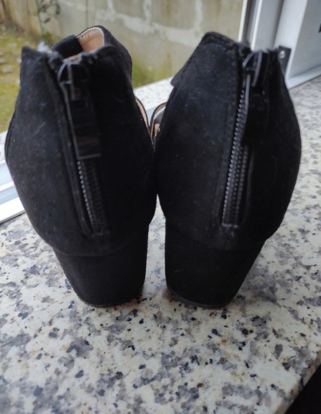 Sandálias Moda Talassy pretas c/dourado