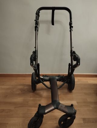 Carrito bebé Concord Neo color naranja  y marrón.