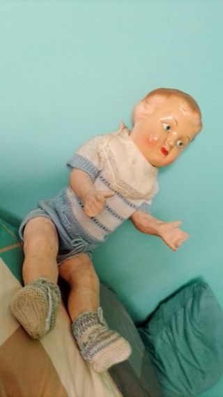 Muñeco antiguo de cartón piedra