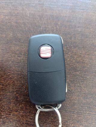 Llave Seat León con mando