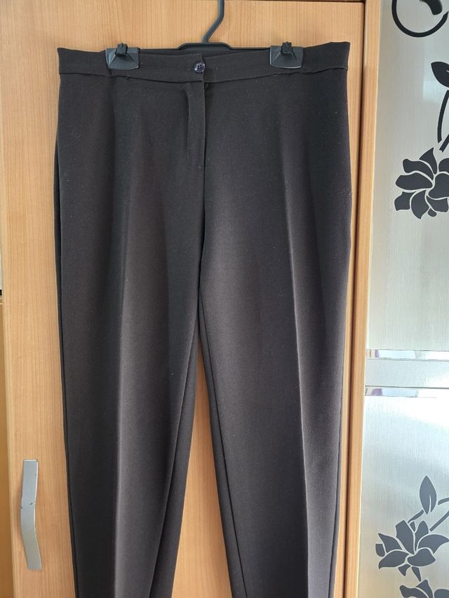 Pantalón de vestir de mujer talla 40
FESTA.2 EUROS