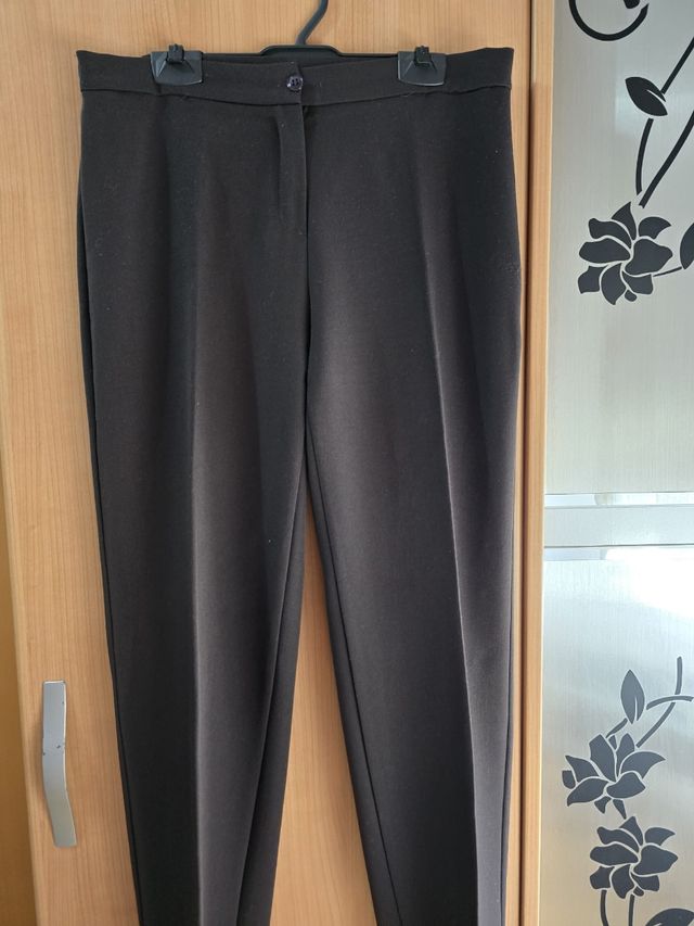 Pantalón de vestir de mujer talla 40
FESTA.2 EUROS