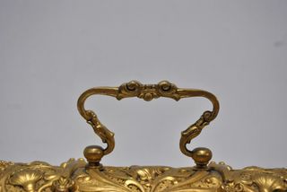 Antiguo cofre joyero de bronce al mercurio