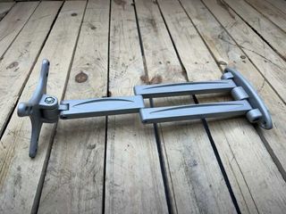 SOPORTE UNIVERSAL PARA PANTALLA