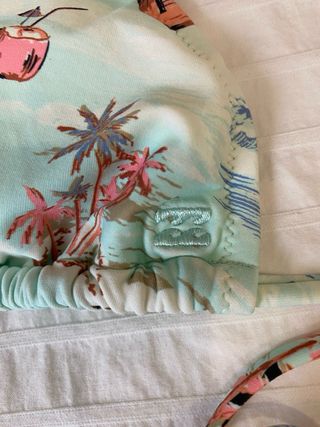 Bikini Billabong estampado XXS (talla 10-12 años)