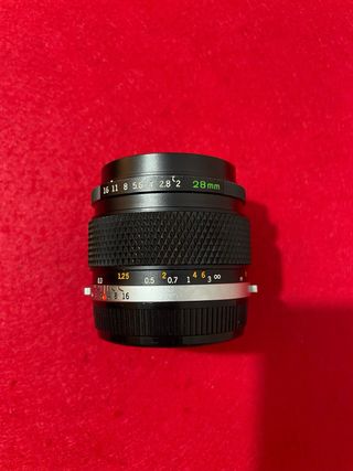 Unico Olympus Zuiko 28mm f/2 Gran Angular Auto-W