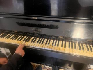 Piano Merchió Londres antiguo