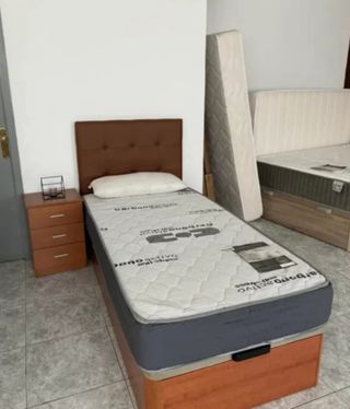 Cama individual marrón