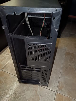 Caja PC negra - Torre PC