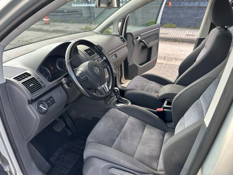 Volkswagen Touran 2.0 TDI Sport 2011, foto 19