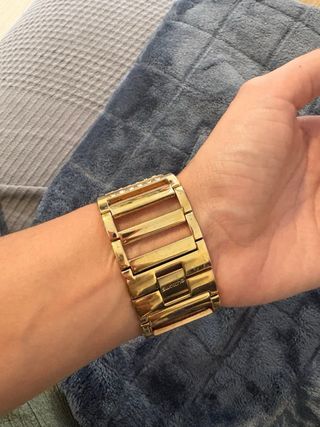 Reloj Swatch Dorado