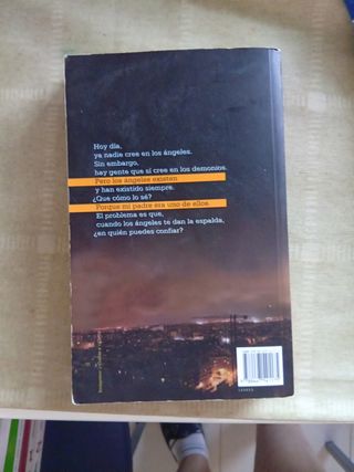 Dos velas para el diablo. Laura Gallego