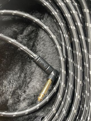 Bajo Squier Jazz Bass.