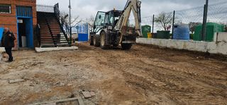 Excavamos tu parcela con precisión y garantía.