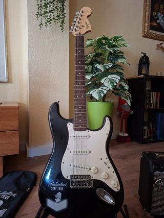Guitarra eléctrica Squier