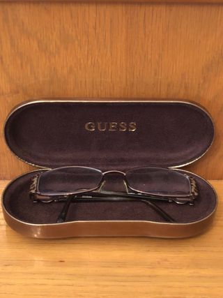 GUESS - montura metálica marrón/dorado con funda