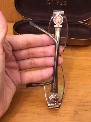 GUESS - montura metálica marrón/dorado con funda