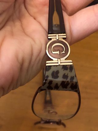 GUESS - montura metálica marrón/dorado con funda