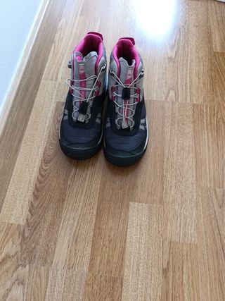 Botas trekking niña gris-rosa