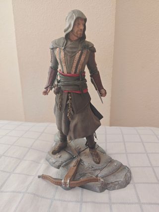 Figura Aguilar, Assassins Creed.
