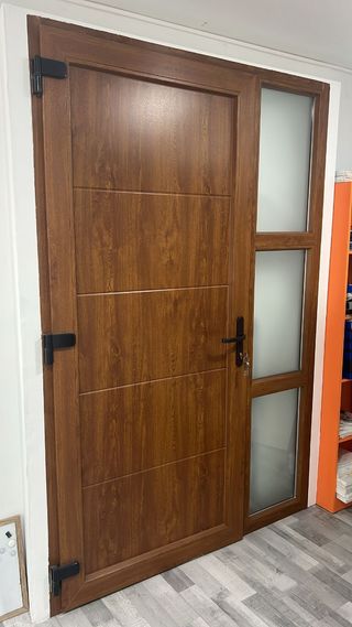 Puerta exterior madera imitación