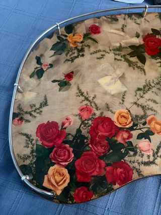 Bandeja cama vintage con rosas de mas de 80 años