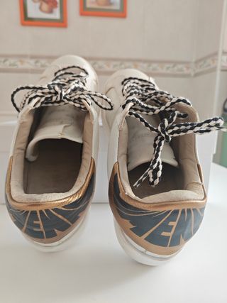 Zapatillas Enriqueta The Jimenas blancas/doradas