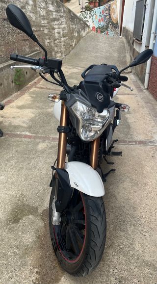 Moto 125c.c  Marca Keeway RKV ,en excelente estado