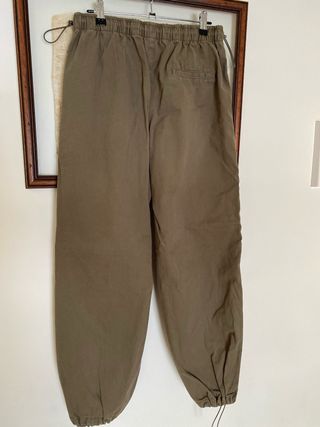 Pantalones militares vintage
Bershka. talla M