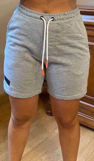 Shorts deportivos grises mujer 