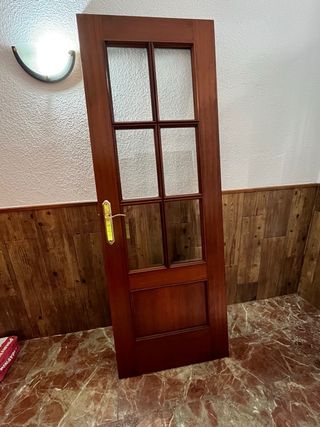 Puertas madera maciza cristal
