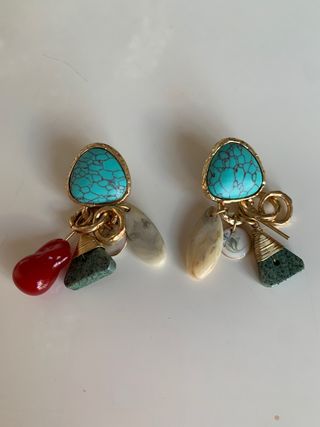 Pendientes Zara dorados turquesa. A estrenar.