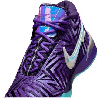 Zapatillas LeBron NXXT Genisus - Moradas