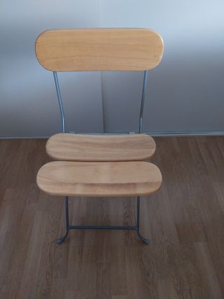 Tres sillas plegables metal madera