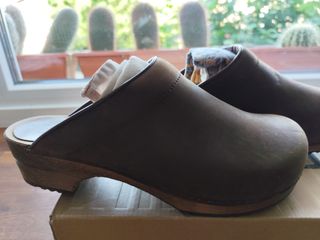 Zuecos de madera marrón, talla 40